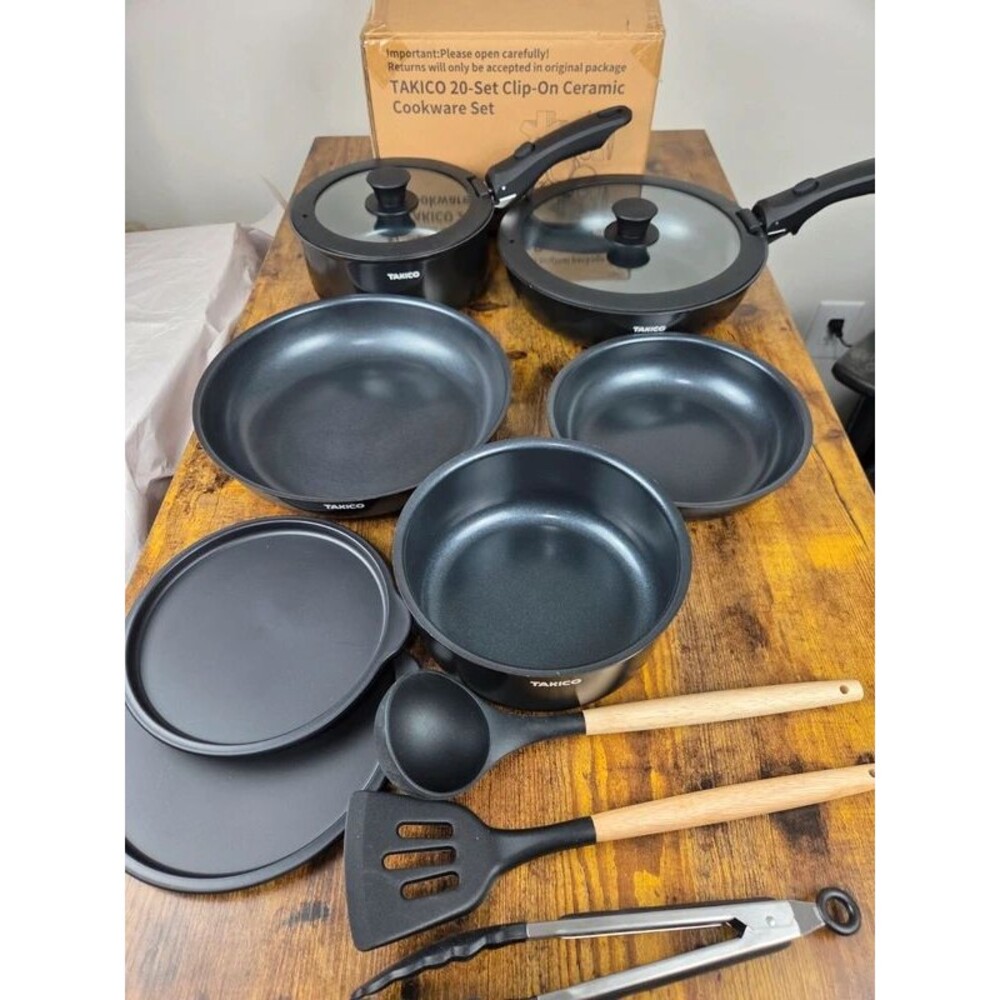 Cookware set.